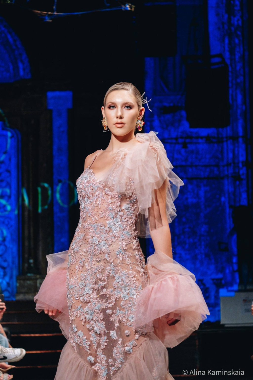 Art Hearts Fashion – runway look
