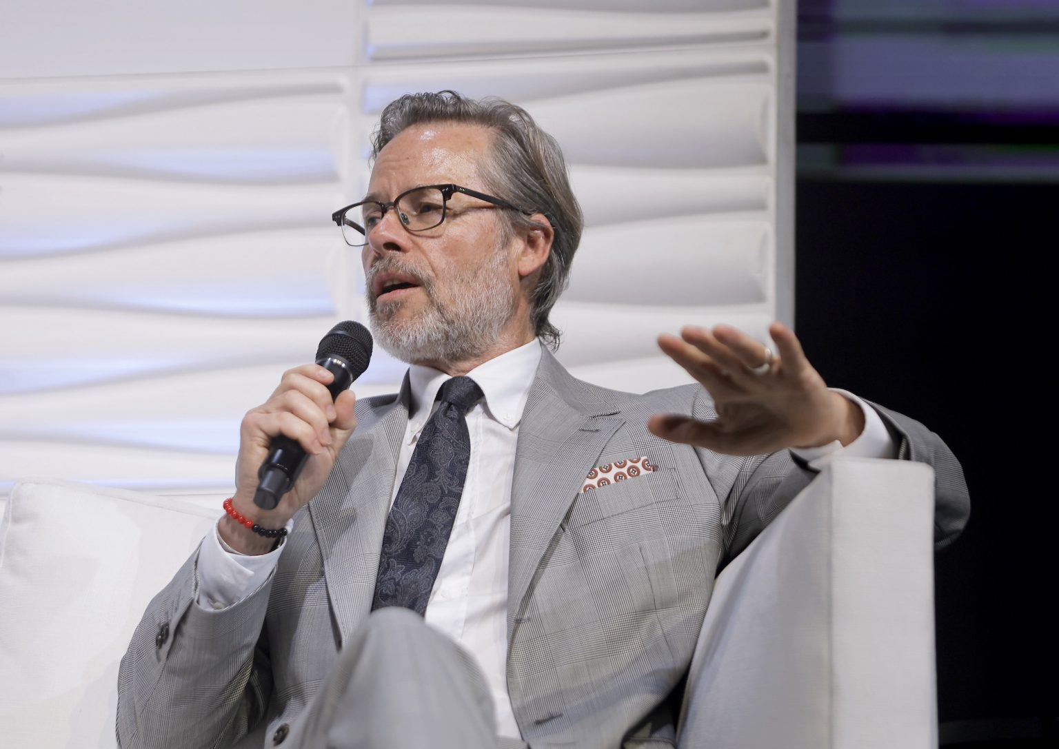 SANTA BARBARA, CALIFORNIA - FEBRUARY 13: Guy Pearce speaks onstage at the Cinema Vanguard Award during the 40th Santa Barbara International Film Festival at The Arlington Theatre on February 13, 2025 in Santa Barbara, California. (Photo by Tibrina Hobson/Getty Images for Santa Barbara International Film Festival)