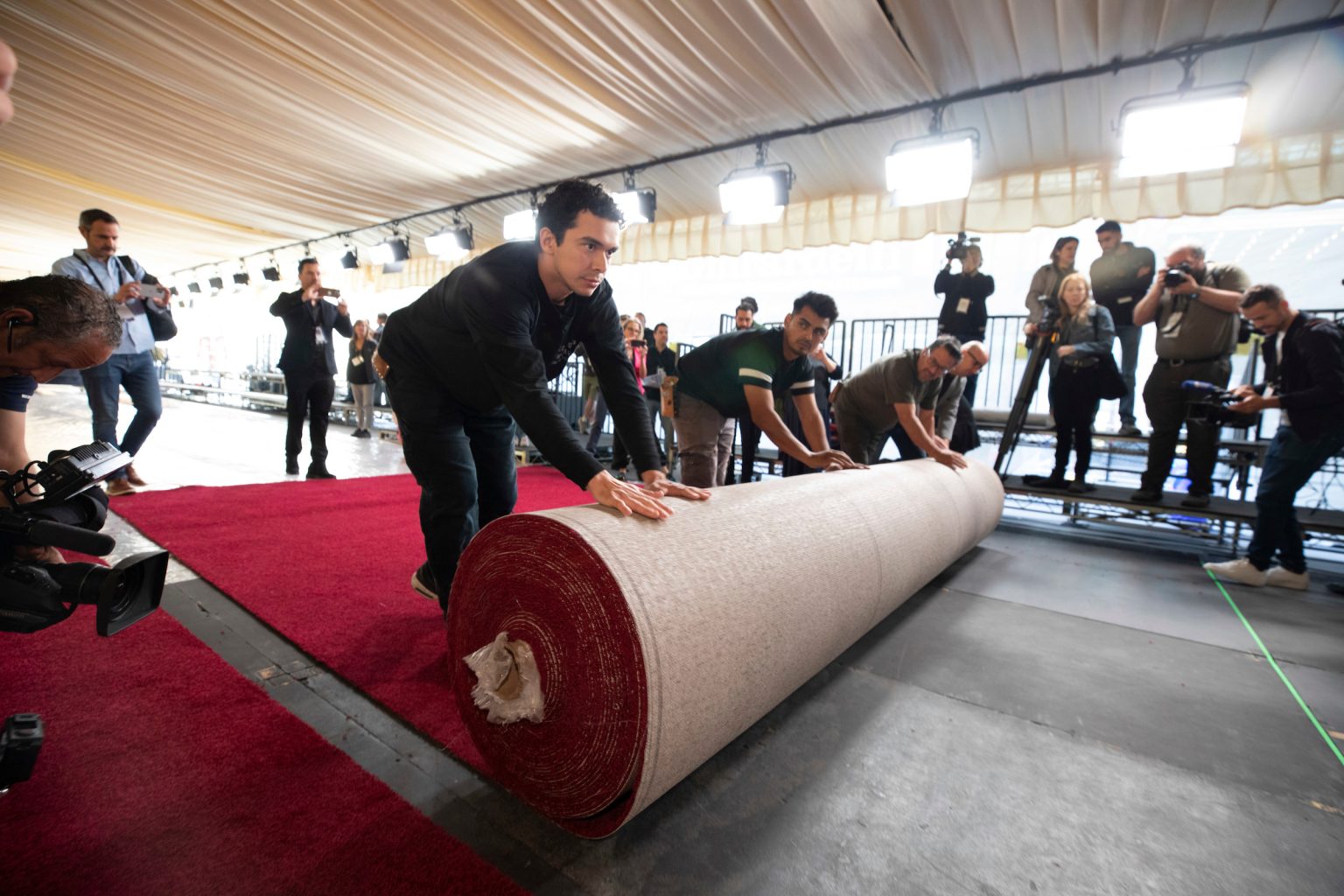 97th Oscars Red Carpet Rollout Fun Pics!