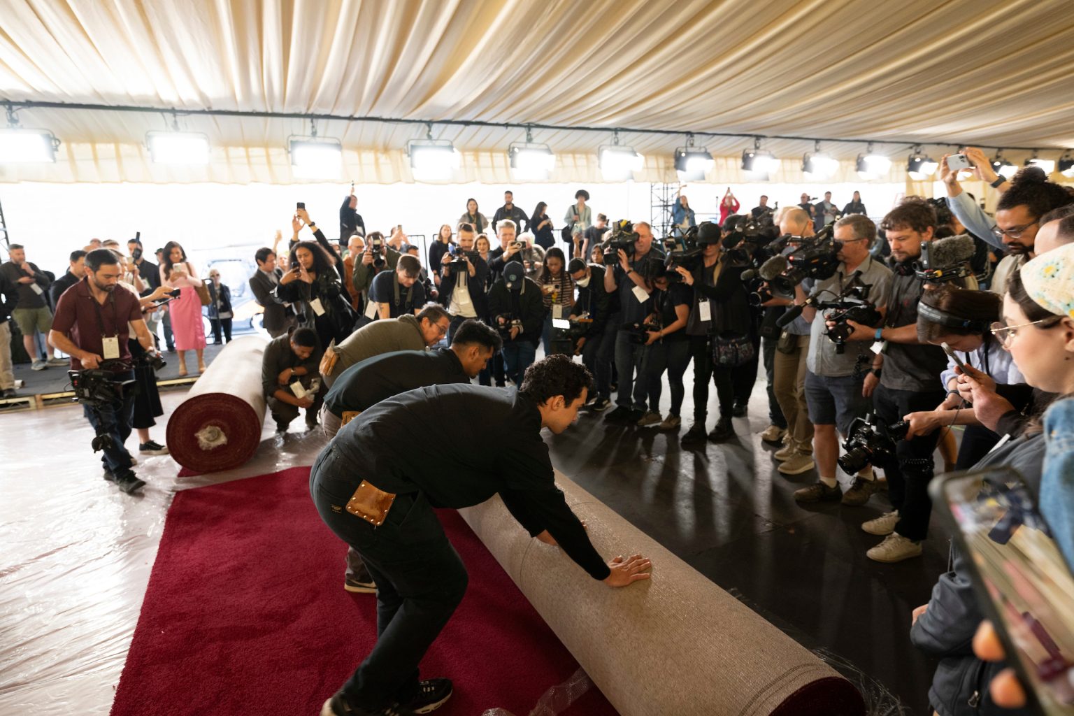 97th Oscars Red Carpet Rollout Fun Pics!