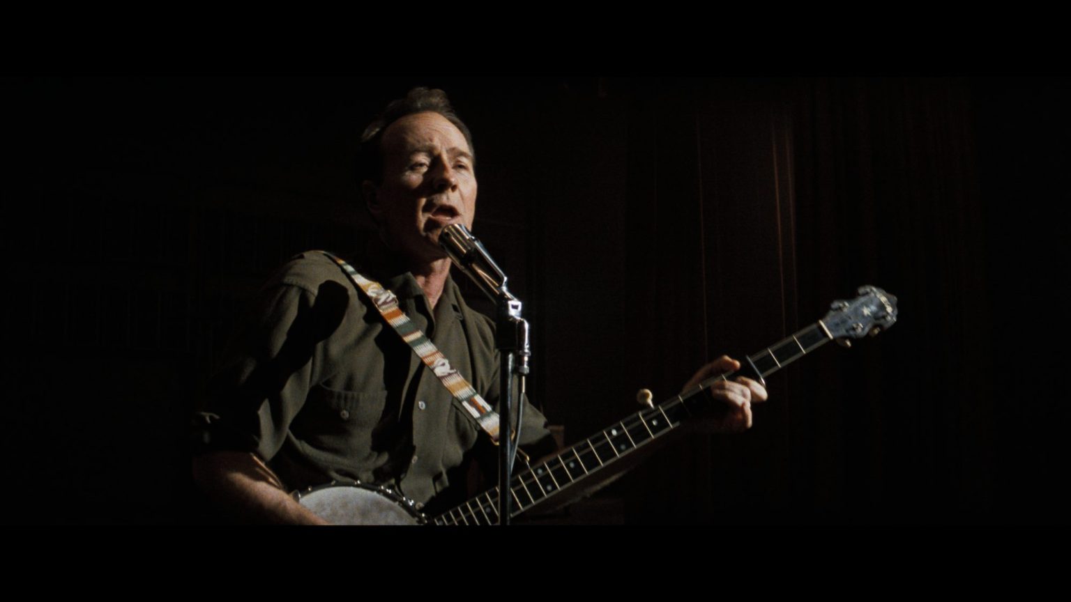 Edward Norton in A COMPLETE UNKNOWN. Photo Courtesy of Searchlight Pictures. © 2024 Searchlight Pictures All Rights Reserved.