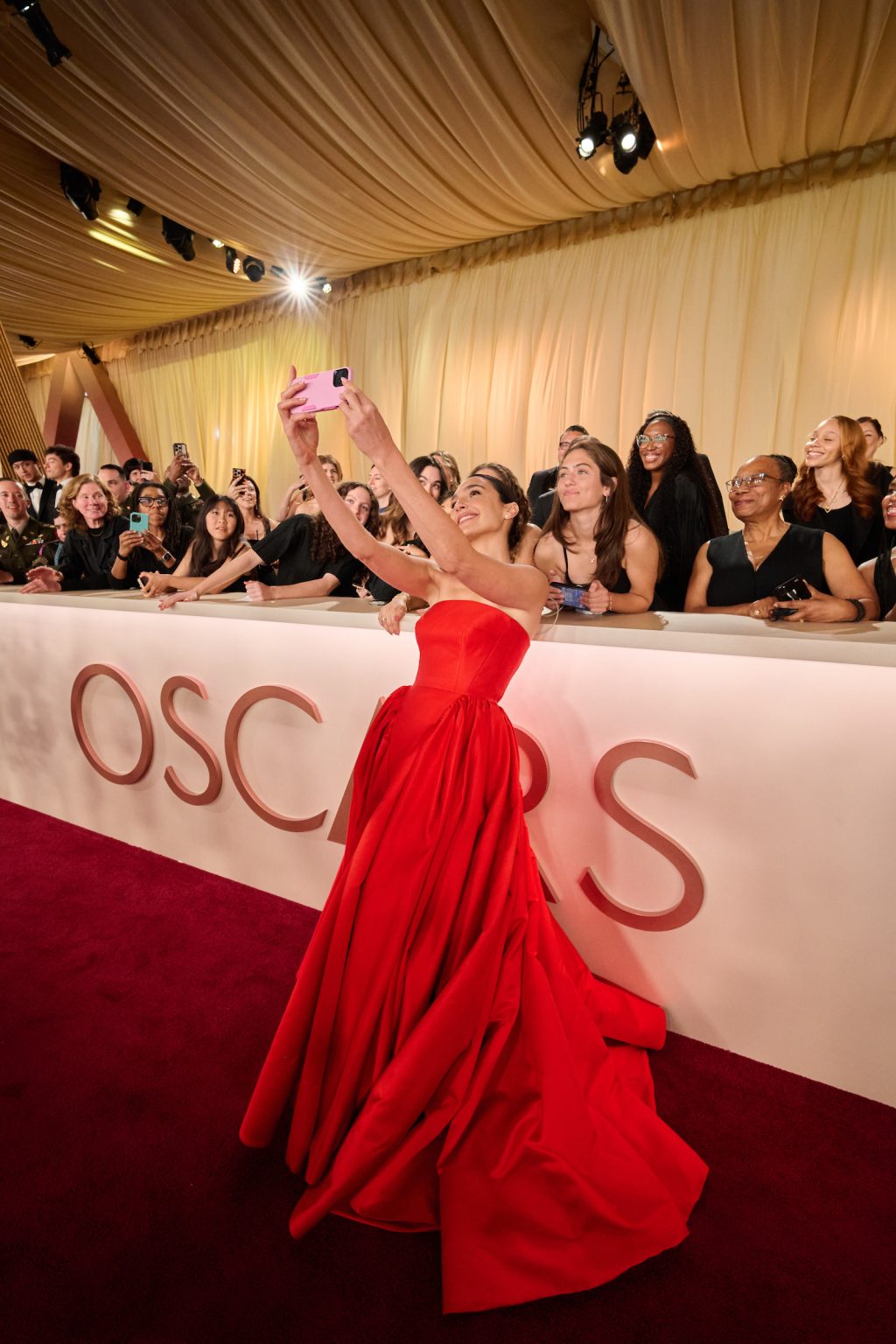 Gal Gadot arrives on the red carpet of the 97th Oscars® at the Dolby® Theatre at Ovation Hollywood on Sunday, March 2, 2025.