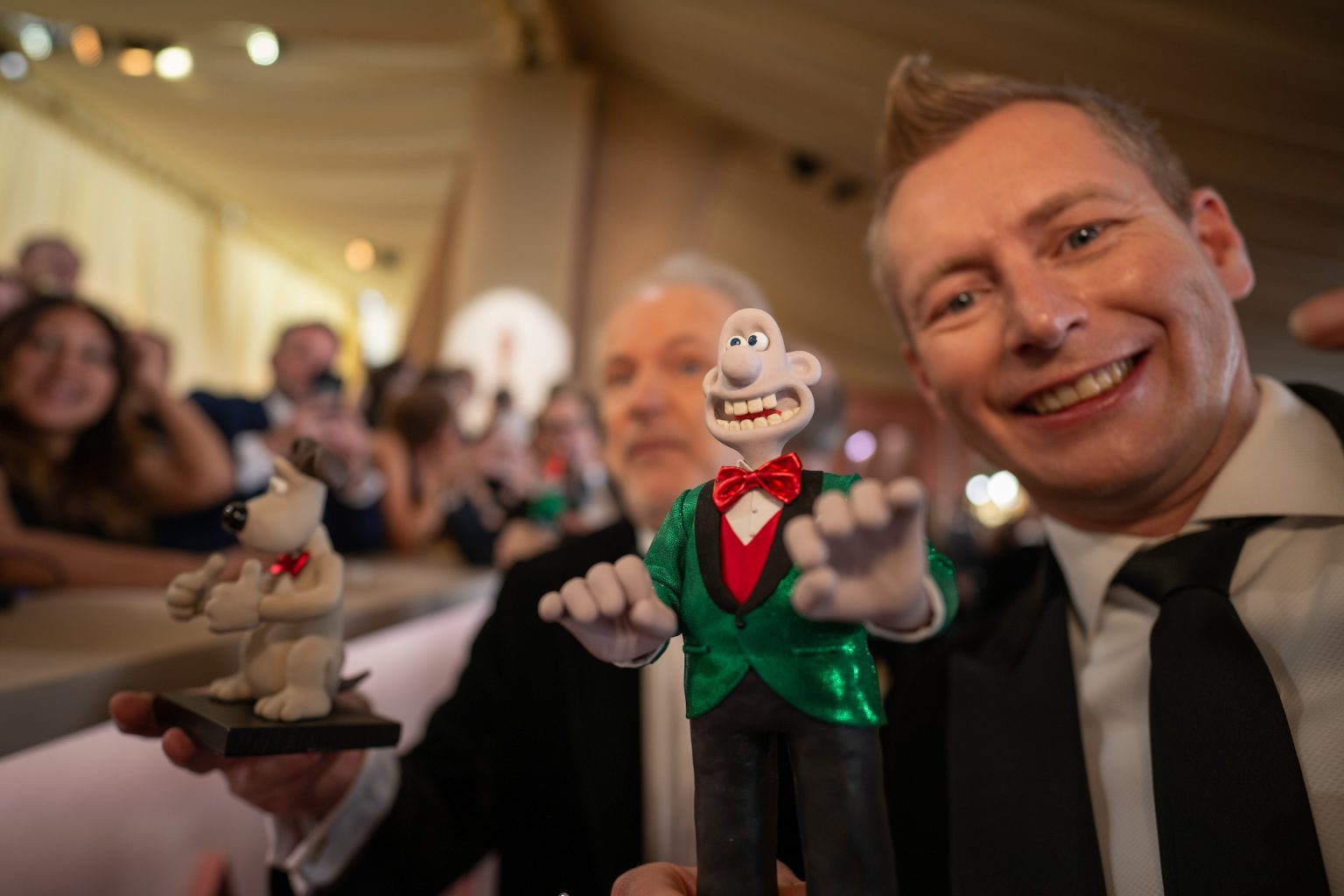 Merlin Crossingham arrives on the red carpet of the 97th Oscars® at the Dolby® Theatre at Ovation Hollywood on Sunday, March 2, 2025.