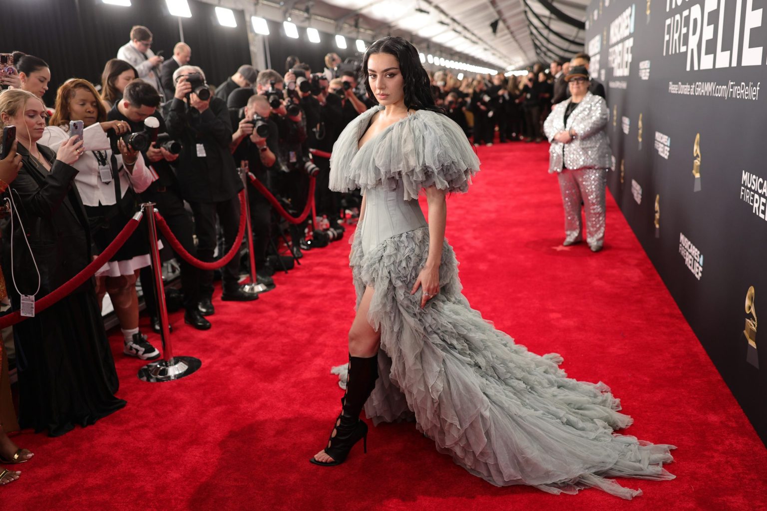 LOS ANGELES, CALIFORNIA - FEBRUARY 02: Charli XCX attends the 67th Annual GRAMMY Awards on February 02, 2025 in Los Angeles, California. (Photo by Neilson Barnard/Getty Images for The Recording Academy)