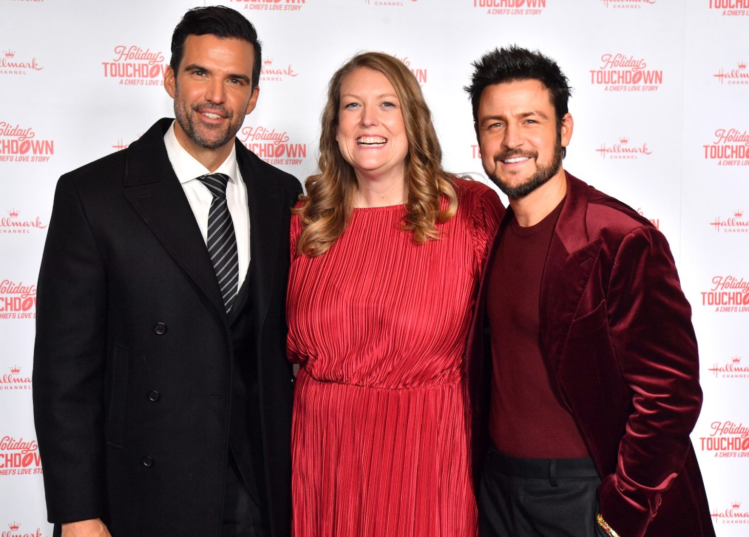 KANSAS CITY, MISSOURI - NOVEMBER 30: (L-R) Benjamin Ayres, Jenifer Kramer and Tyler Hynes attend Hallmark's Premiere Screening of Holiday Touchdown: A Chiefs Love Story on November 30, 2024 in Kansas City, Missouri. (Photo by Jason Davis/Getty Images for Hallmark Media)