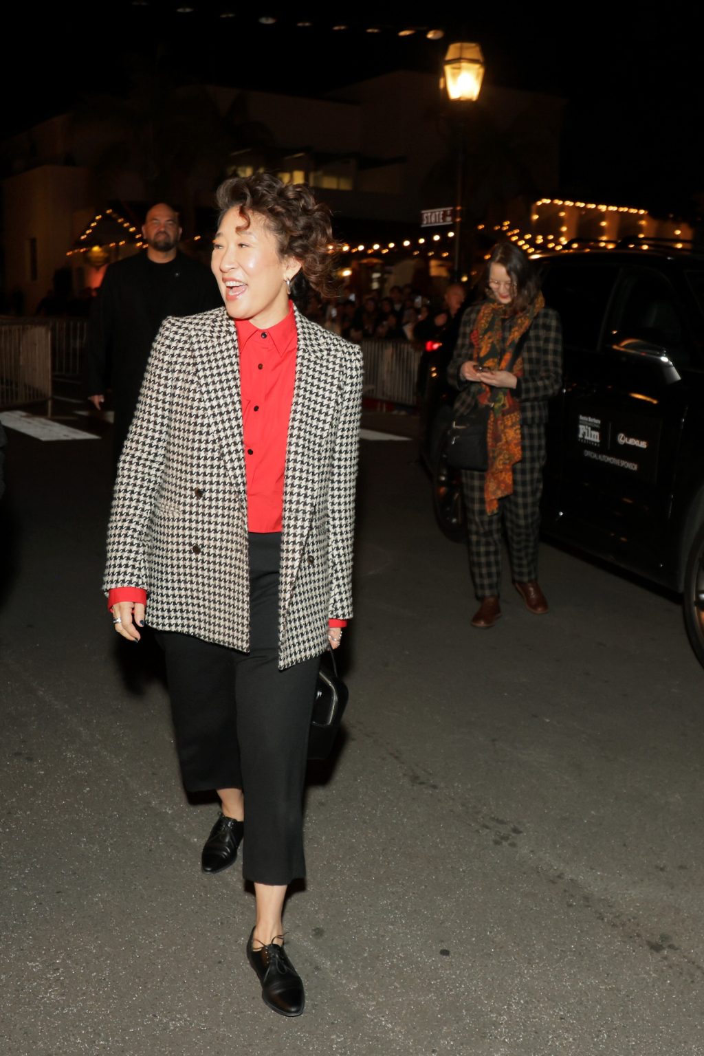 SANTA BARBARA, CALIFORNIA - FEBRUARY 09: (L-R) Sandra Oh attends the Virtuosos Award ceremony during the 40th Santa Barbara International Film Festival at The Arlington Theatre on February 09, 2025 in Santa Barbara, California. (Photo by Rebecca Sapp/Getty Images for Santa Barbara International Film Festival)