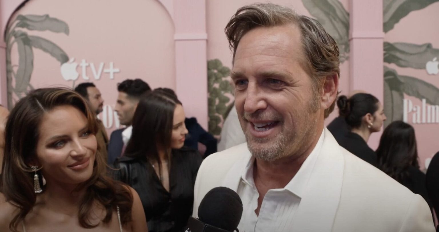 Josh Lucas talks about Carol Burnett admiration & more at the PALM ROYALE Series Premiere