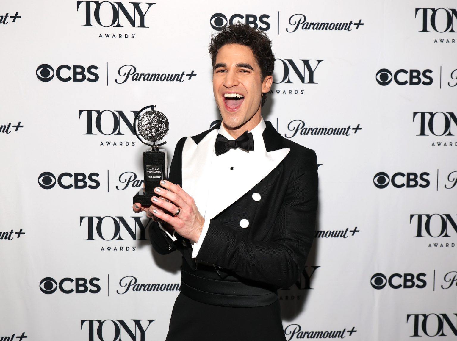 NEW YORK, NEW YORK - JUNE 08: Darren Criss poses with the Best Performance by an Actor in a Leading Role in a Musical award for "Maybe Happy Ending" award during The 78th Annual Tony Awards at Radio City Music Hall on June 08, 2025 in New York City. (Photo by Kevin Mazur/Getty Images for Tony Awards Productions)