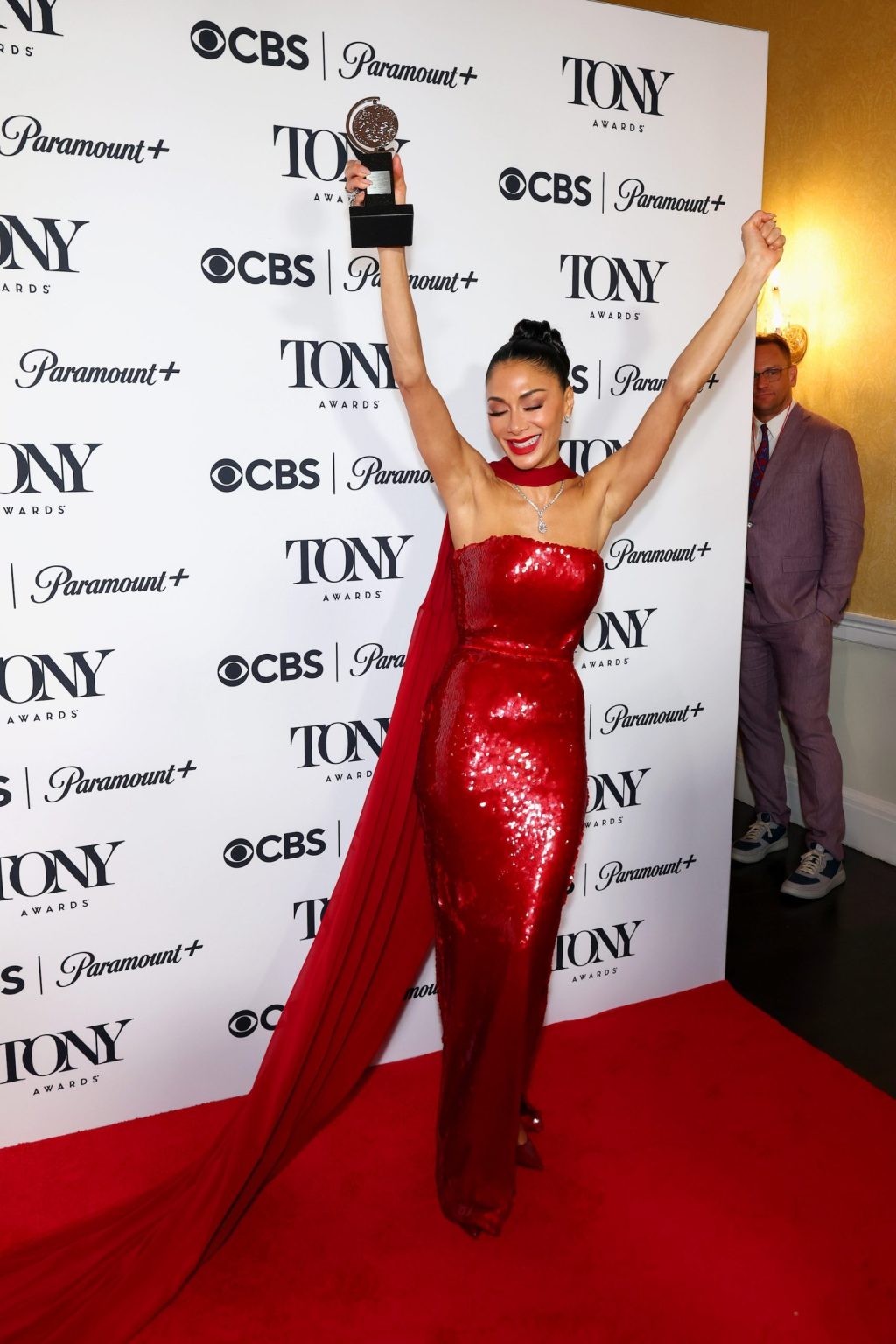 NEW YORK, NEW YORK - JUNE 08: Nicole Scherzinger poses with the Best Performance by an Actress in a Leading Role in a Musical award for "Sunset Blvd." in the press room during the The 78th Annual Tony Awards at 3 West Club on June 08, 2025 in New York City. (Photo by Arturo Holmes/WireImage)