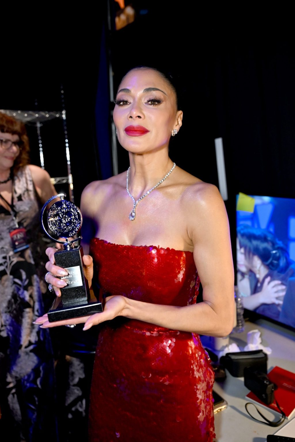 NEW YORK, NEW YORK - JUNE 08: Nicole Scherzinger poses with the Best Performance by an Actress in a Leading Role in a Musical award for "Sunset Blvd." during The 78th Annual Tony Awards at Radio City Music Hall on June 08, 2025 in New York City. (Photo by Jenny Anderson/Getty Images for Tony Awards Productions)