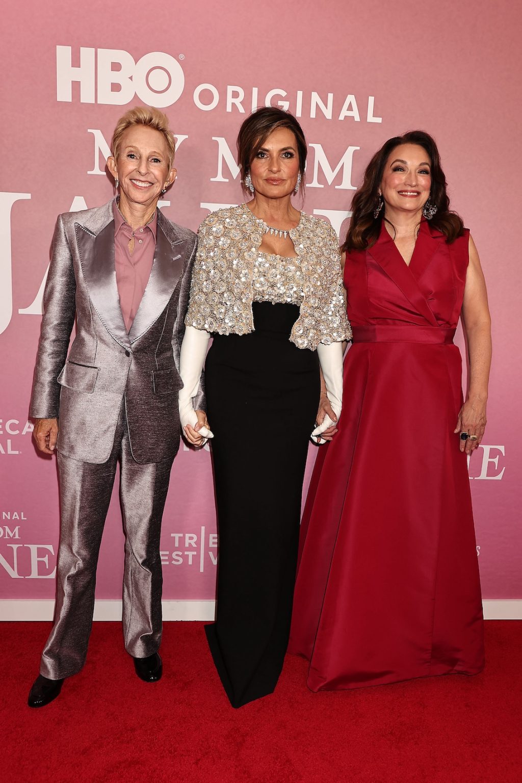 New York, New York - 6/13/25 - 2025 Tribeca Festival hosts New York Premiere of HBO Documentary “ MY MOM JAYNE “ -PICTURED: Lauran Bromley, Mariska Hargitay and Trish Adlesic - PHOTO by: Dave Allocca / Starpix - Location: Carnegie Hall