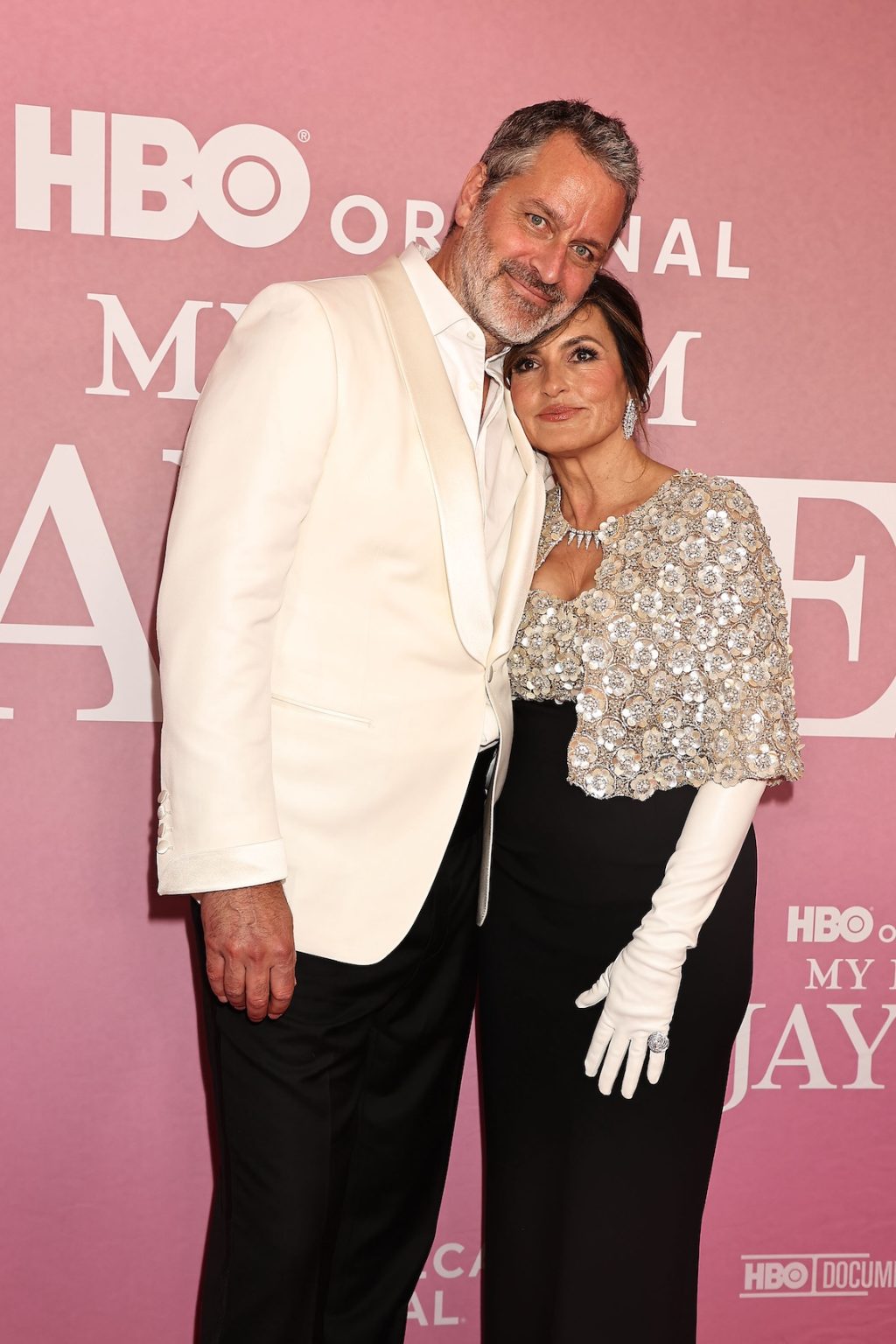 New York, New York - 6/13/25 - 2025 Tribeca Festival hosts New York Premiere of HBO Documentary “ MY MOM JAYNE “ -PICTURED: Peter Hermann and Mariska Hargitay - PHOTO by: Dave Allocca / Starpix - Location: Carnegie Hall