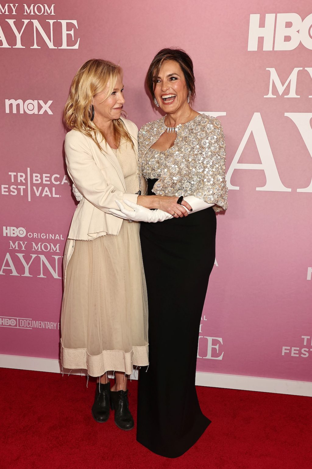 New York, New York - 6/13/25 - 2025 Tribeca Festival hosts New York Premiere of HBO Documentary “ MY MOM JAYNE “ -PICTURED: Kelly Giddish and Mariska Hargitay - PHOTO by: Dave Allocca / Starpix - Location: Carnegie Hall