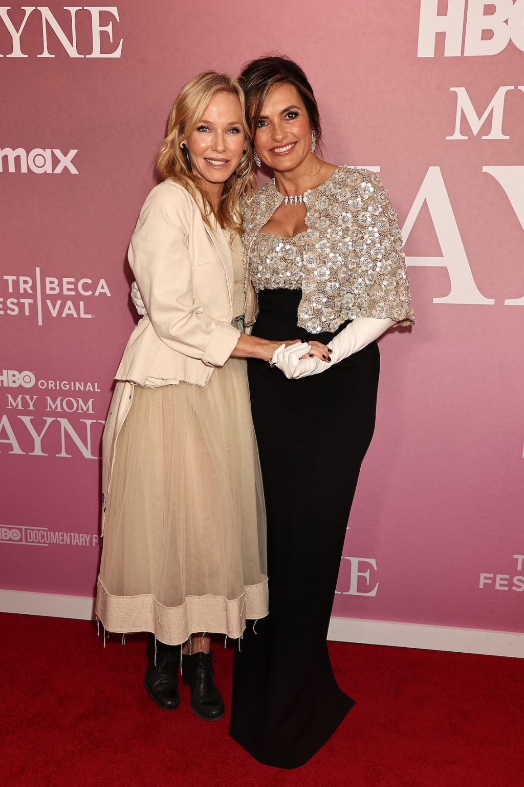 New York, New York - 6/13/25 - 2025 Tribeca Festival hosts New York Premiere of HBO Documentary “ MY MOM JAYNE “ -PICTURED: Kelly Giddish and Mariska Hargitay - PHOTO by: Dave Allocca / Starpix - Location: Carnegie Hall