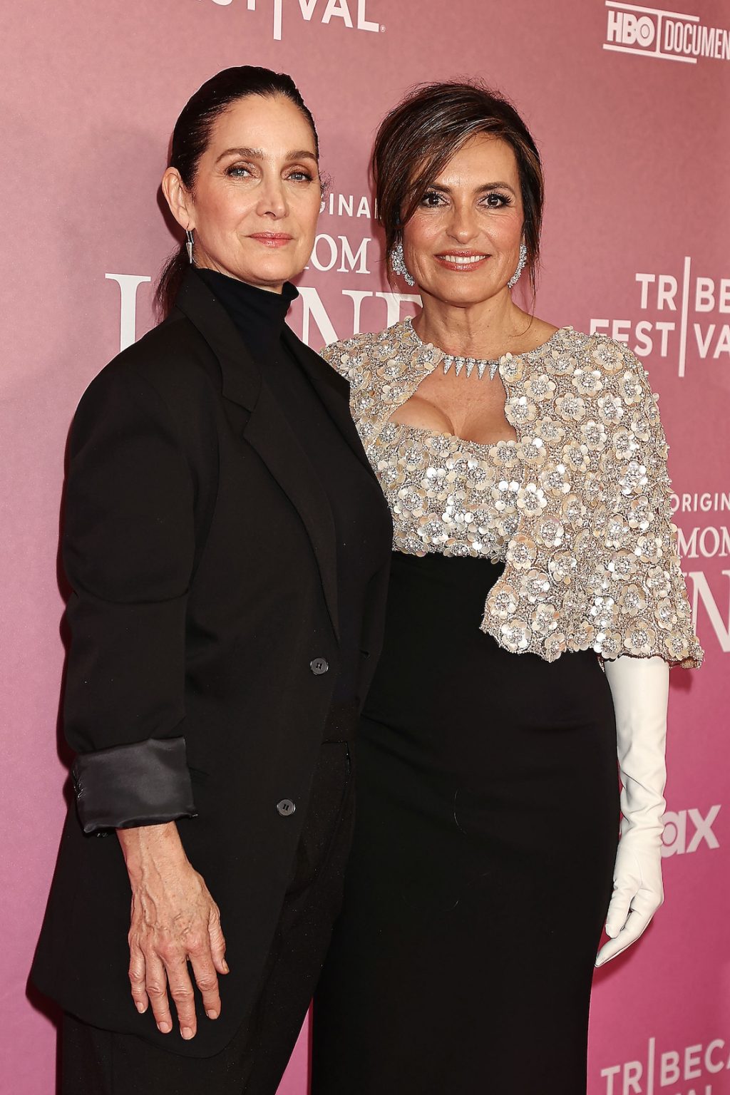 New York, New York - 6/13/25 - 2025 Tribeca Festival hosts New York Premiere of HBO Documentary “ MY MOM JAYNE “ -PICTURED: Carrie- Ann Moss and Mariska Hargitay - PHOTO by: Dave Allocca / Starpix - Location: Carnegie Hall
