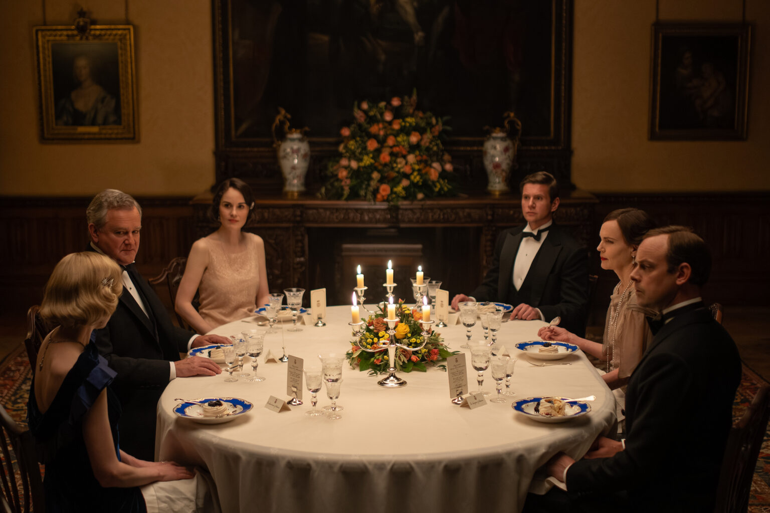 (L to R) Laura Carmichael stars as Lady Edith, Hugh Bonneville as Robert Grantham, Michelle Dockery as Lady Mary, Allen Leech as Tom Branson, Elizabeth McGovern as Cora Grantham and Harry Hadden-Paton as Bertie Hexham in DOWNTON ABBEY: The Grand Finale, a Focus Features release. Credit: Rory Mulvey / © 2025 FOCUS FEATURES LLC