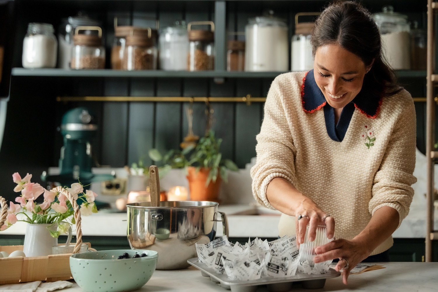 JOANNA GAINES INVITES VIEWERS INTO HER KITCHEN, WITH “MAGNOLIA TABLE: AT THE FARM”