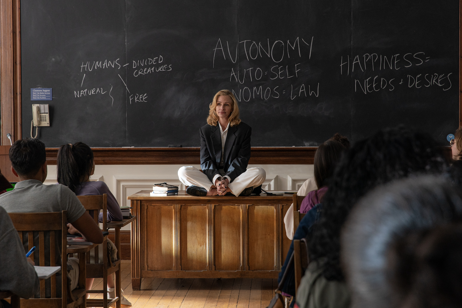 AFTER THE HUNT starring Julia Roberts, Ayo Edebiri and Andrew Garfield