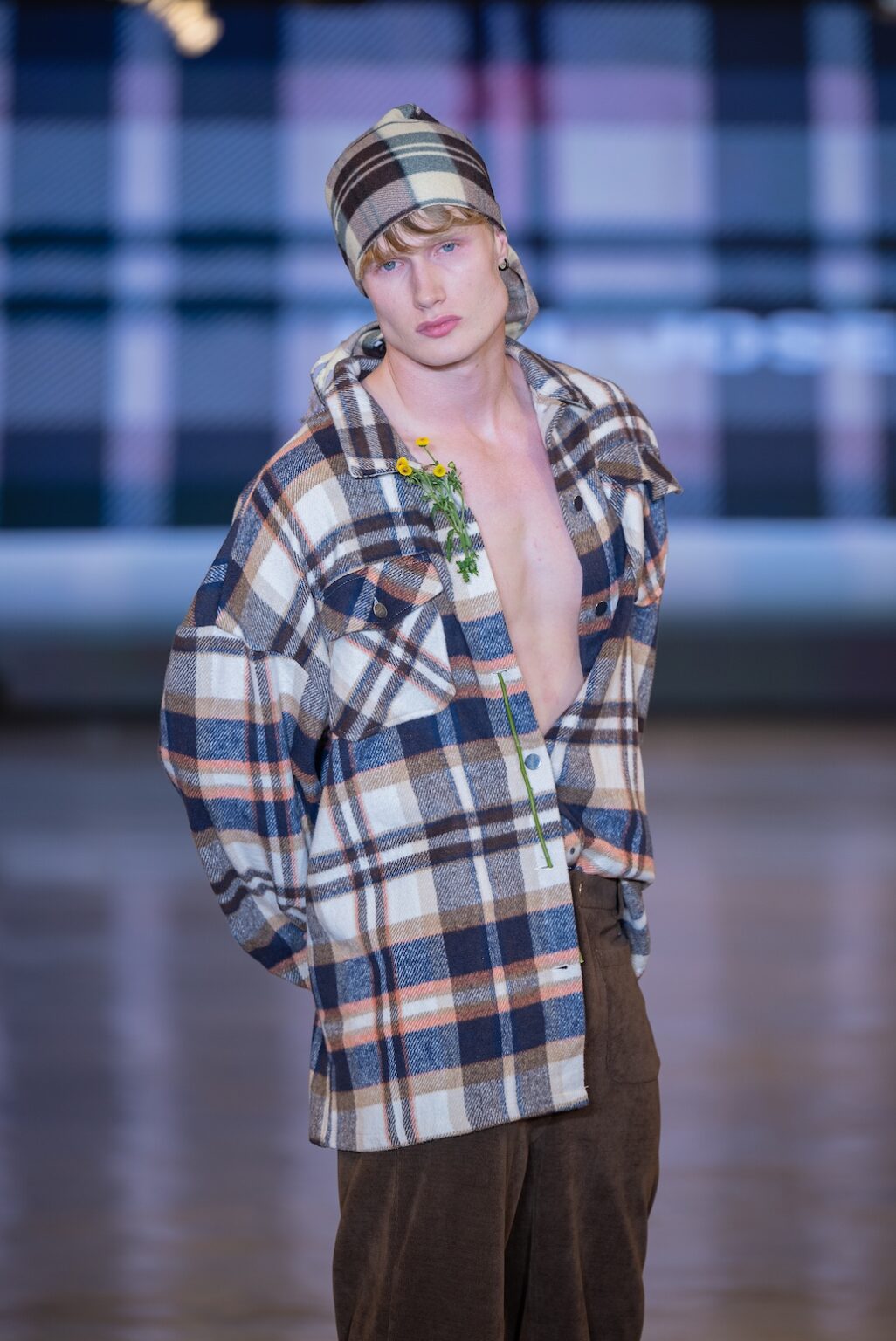 LOS ANGELES, CALIFORNIA - OCTOBER 16: A model walks the runway at the Idol Jose show during Los Angeles Fashion Week Powered By Art Hearts Fashion at The New Mart on October 16, 2025 in Los Angeles, California. (Photo by Mark Gunter/Getty Images for Art Hearts Fashion)