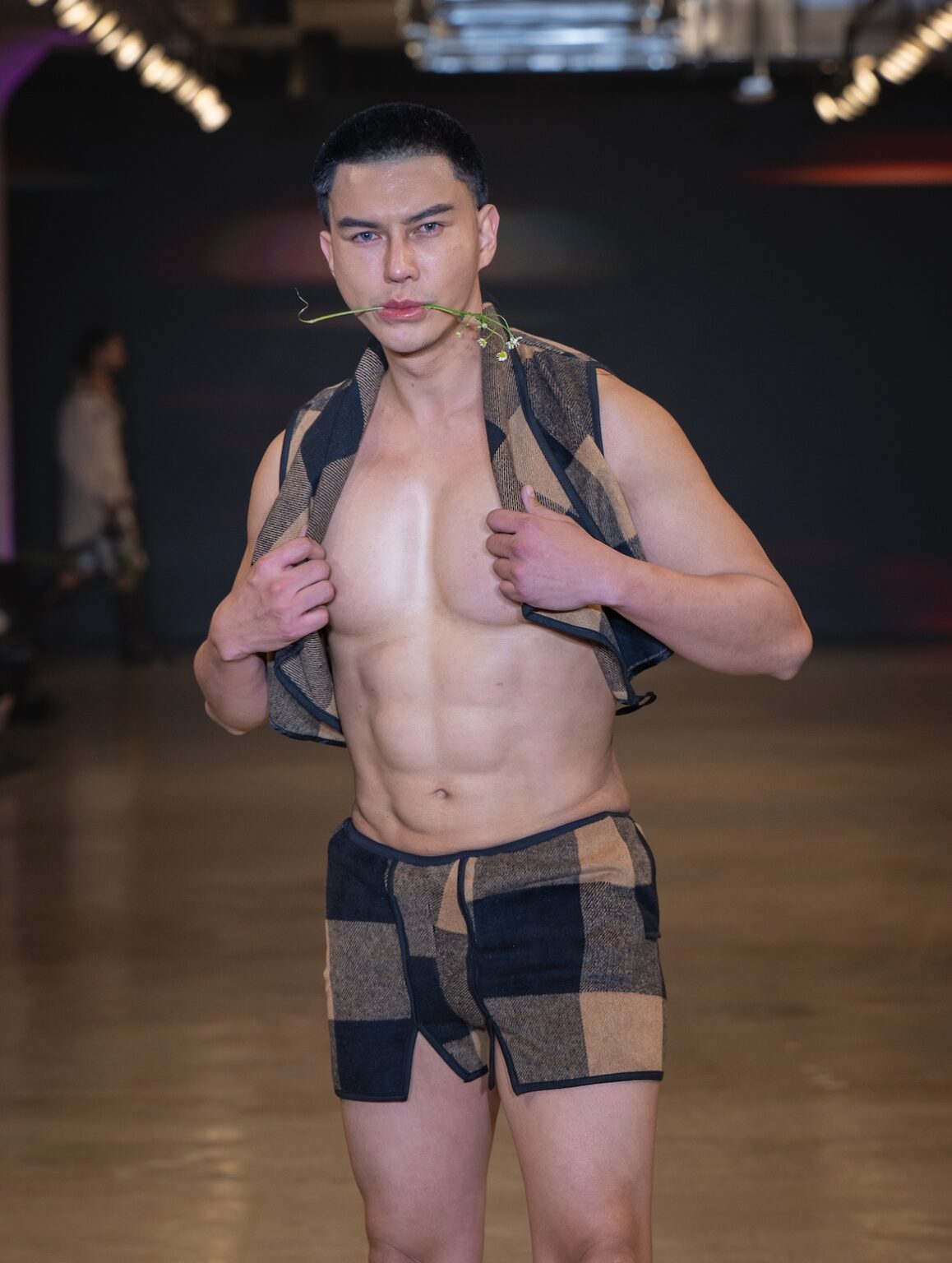 LOS ANGELES, CALIFORNIA - OCTOBER 16: A model walks the runway at the Idol Jose show during Los Angeles Fashion Week Powered By Art Hearts Fashion at The New Mart on October 16, 2025 in Los Angeles, California. (Photo by Mark Gunter/Getty Images for Art Hearts Fashion)