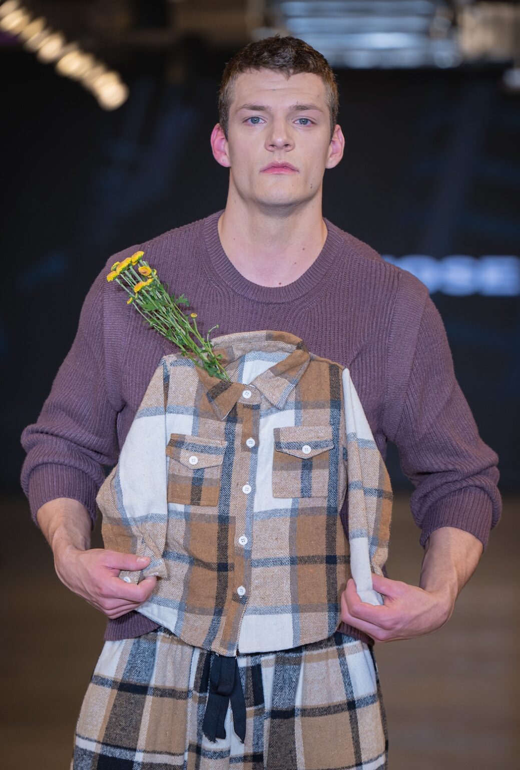 LOS ANGELES, CALIFORNIA - OCTOBER 16: A model walks the runway at the Idol Jose show during Los Angeles Fashion Week Powered By Art Hearts Fashion at The New Mart on October 16, 2025 in Los Angeles, California. (Photo by Mark Gunter/Getty Images for Art Hearts Fashion)