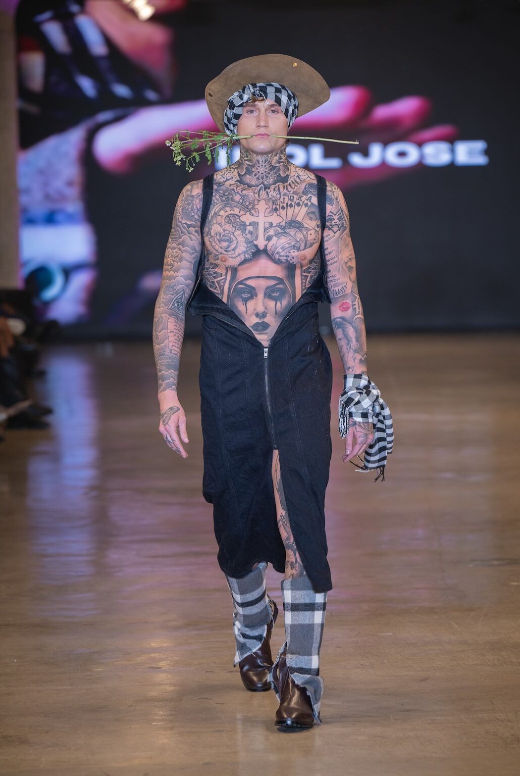 LOS ANGELES, CALIFORNIA - OCTOBER 16: A model walks the runway at the Idol Jose show during Los Angeles Fashion Week Powered By Art Hearts Fashion at The New Mart on October 16, 2025 in Los Angeles, California. (Photo by Mark Gunter/Getty Images for Art Hearts Fashion)