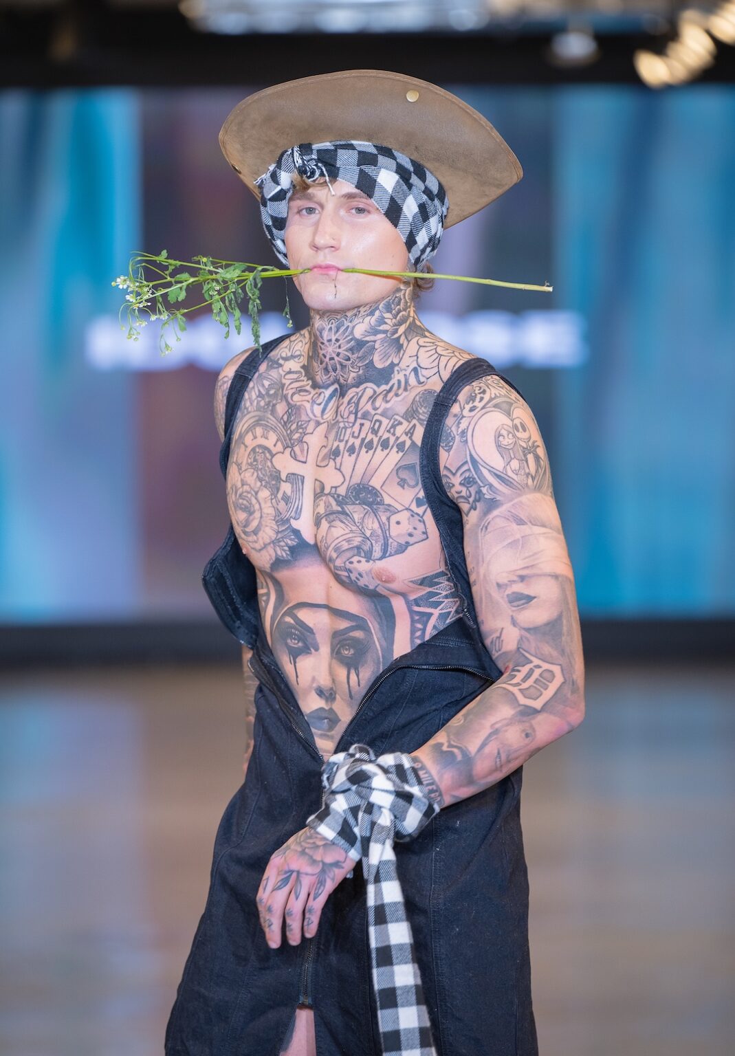 LOS ANGELES, CALIFORNIA - OCTOBER 16: A model walks the runway at the Idol Jose show during Los Angeles Fashion Week Powered By Art Hearts Fashion at The New Mart on October 16, 2025 in Los Angeles, California. (Photo by Mark Gunter/Getty Images for Art Hearts Fashion)