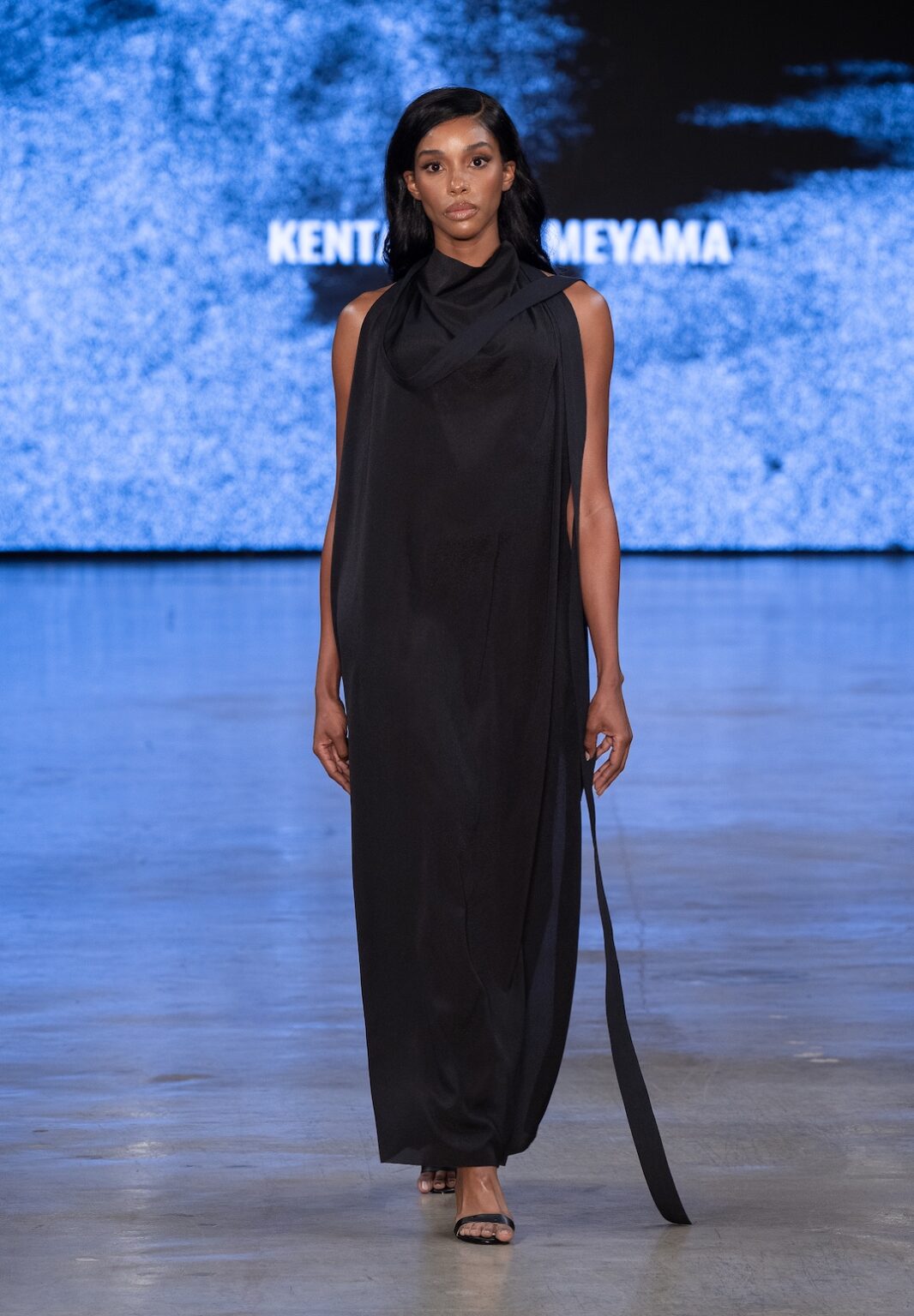 LOS ANGELES, CALIFORNIA - OCTOBER 17: A model walks the runway at the Kentaro Kameyama show during Los Angeles Fashion Week Powered By Art Hearts Fashion at The New Mart on October 17, 2025 in Los Angeles, California. (Photo by Mark Gunter/Getty Images for Art Hearts Fashion)
