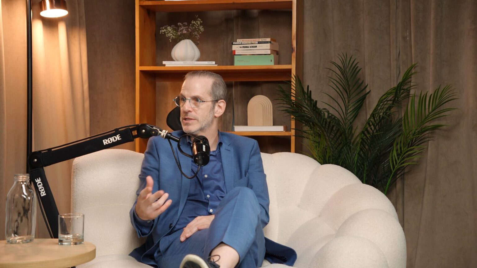 Joel Gold SUSPICIOUS MINDS (Credit: Agoric Media)