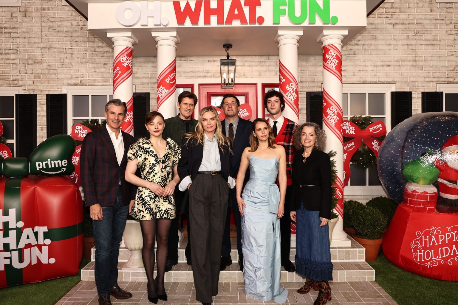 Oh What Fun World Premiere Red Carpet With Photos Of Michelle Pfeiffer Felicity Jones Chloe Grace Moretz Denis Leary Dominic Sessa Gwen Stefani More 11