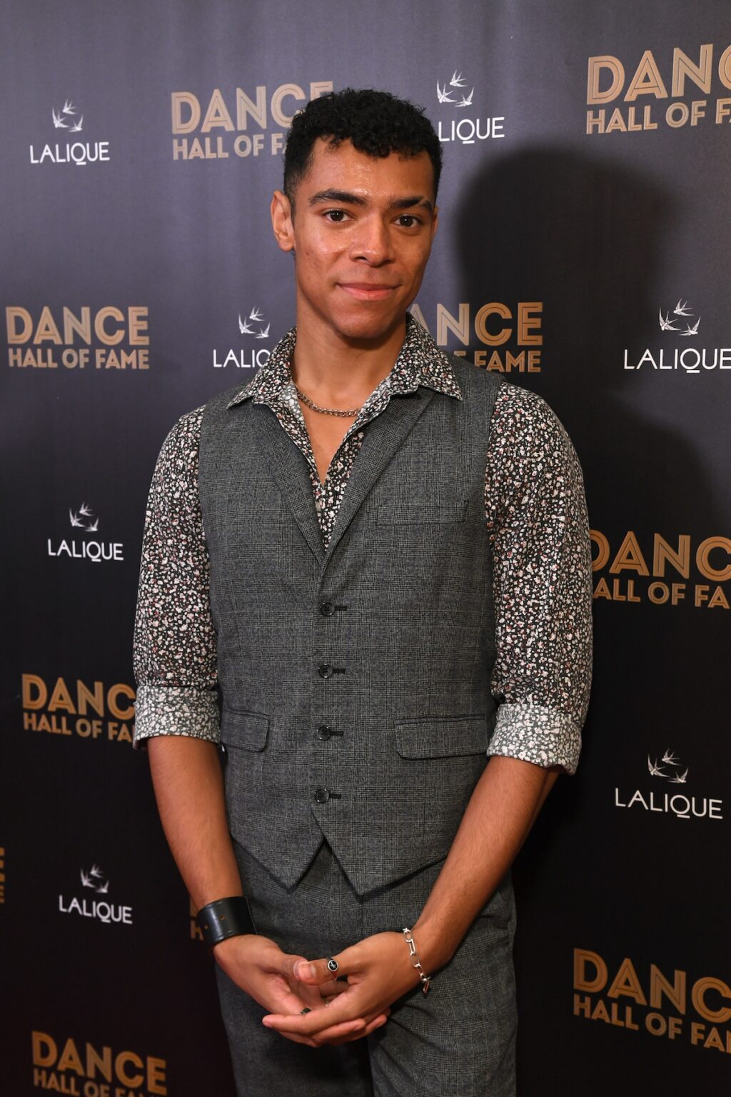 CULVER CITY, CALIFORNIA - DECEMBER 03: A guest attends the inaugural Dance Hall of Fame ceremony honoring the most influential artists in dance history at Glorya Kaufman Community Center on December 03, 2025 in Culver City, California. (Photo by Alberto E. Rodriguez/Getty Images for Dance Hall of Fame)