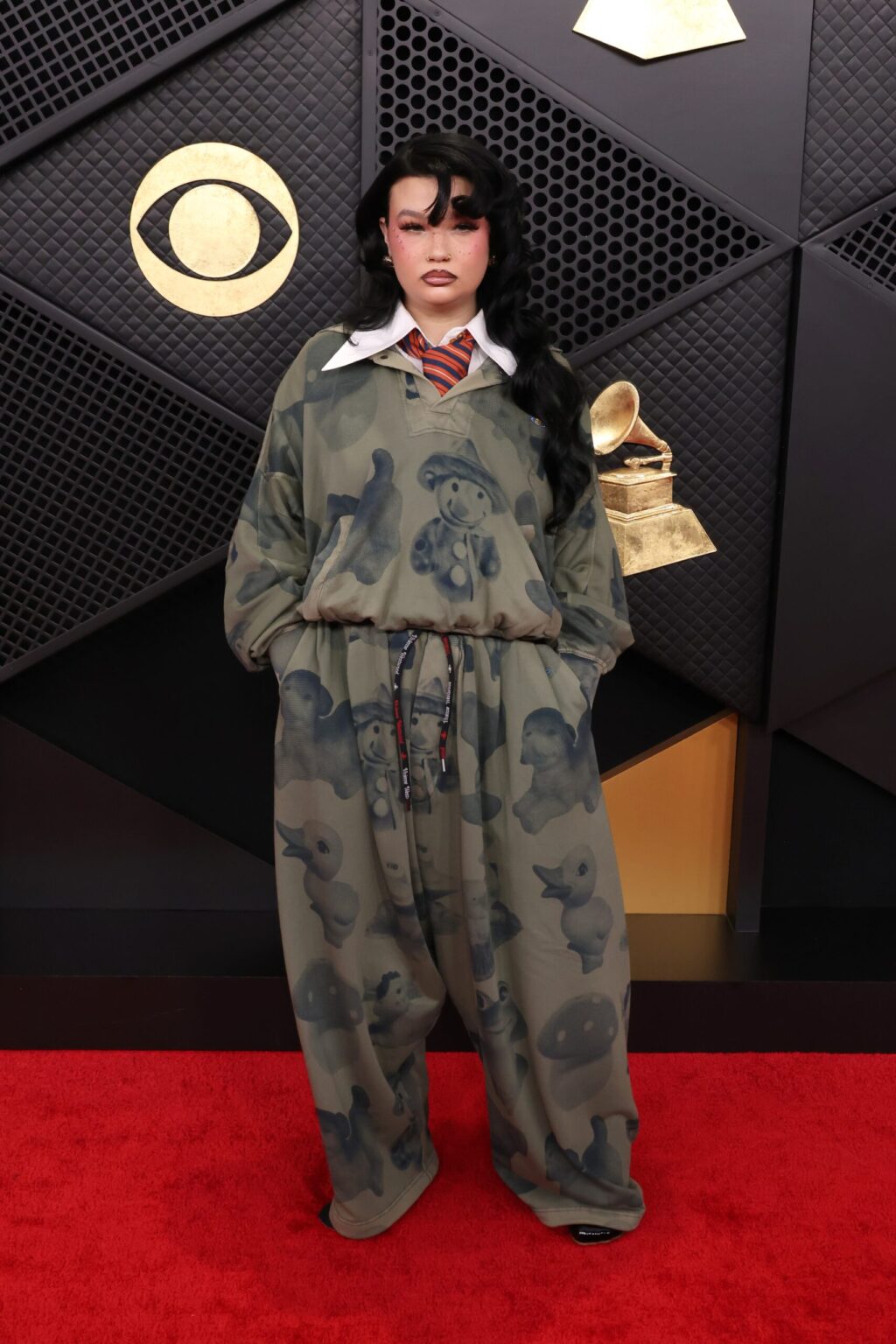 LOS ANGELES, CALIFORNIA - FEBRUARY 01: Lola Young attends the 68th GRAMMY Awards on February 01, 2026 in Los Angeles, California. (Photo by John Shearer/Getty Images for The Recording Academy)
