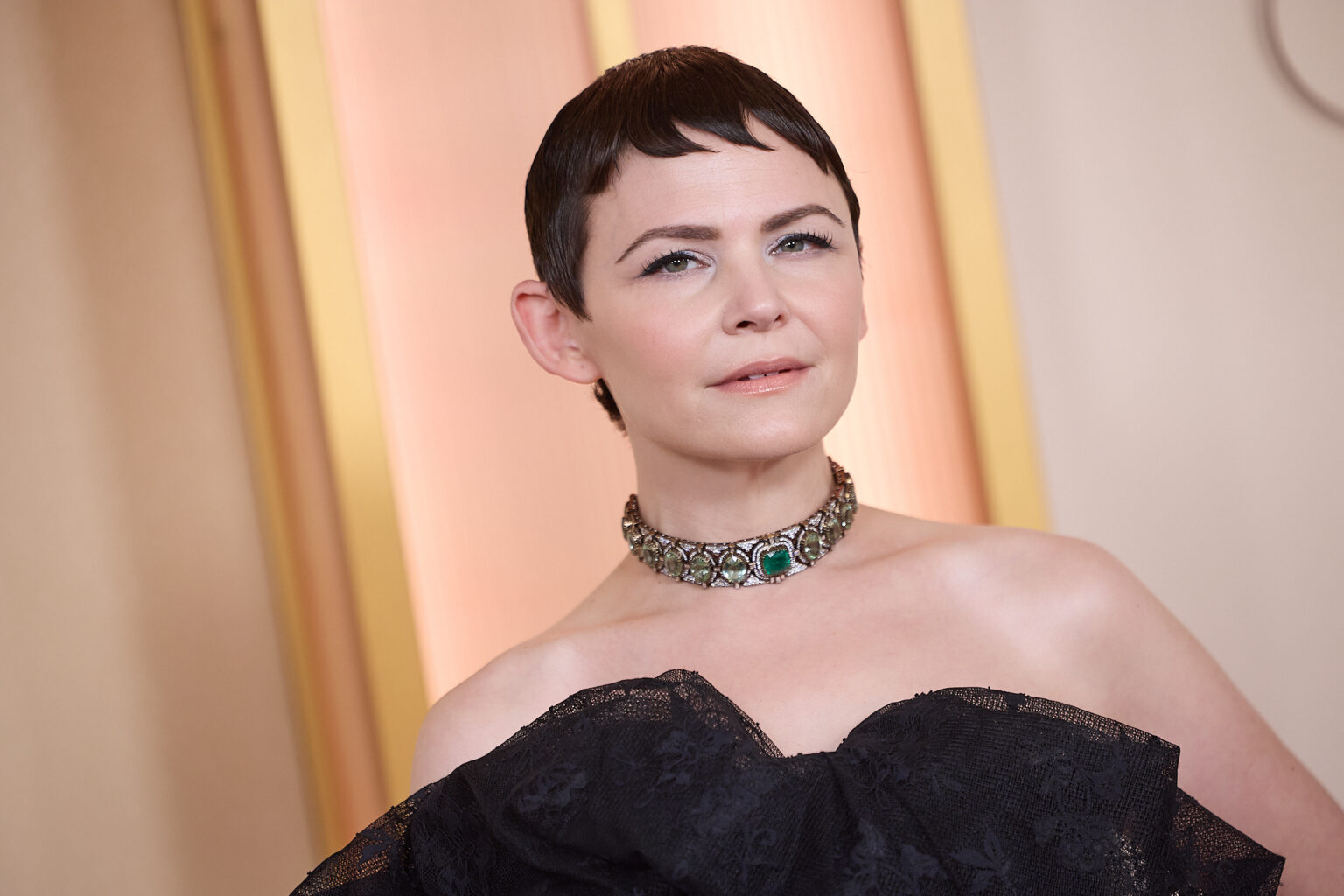 Ginnifer Goodwin arrives on the red carpet of the 98th Oscars® at the Dolby® Theatre at Ovation Hollywood on Sunday, March 15, 2026.