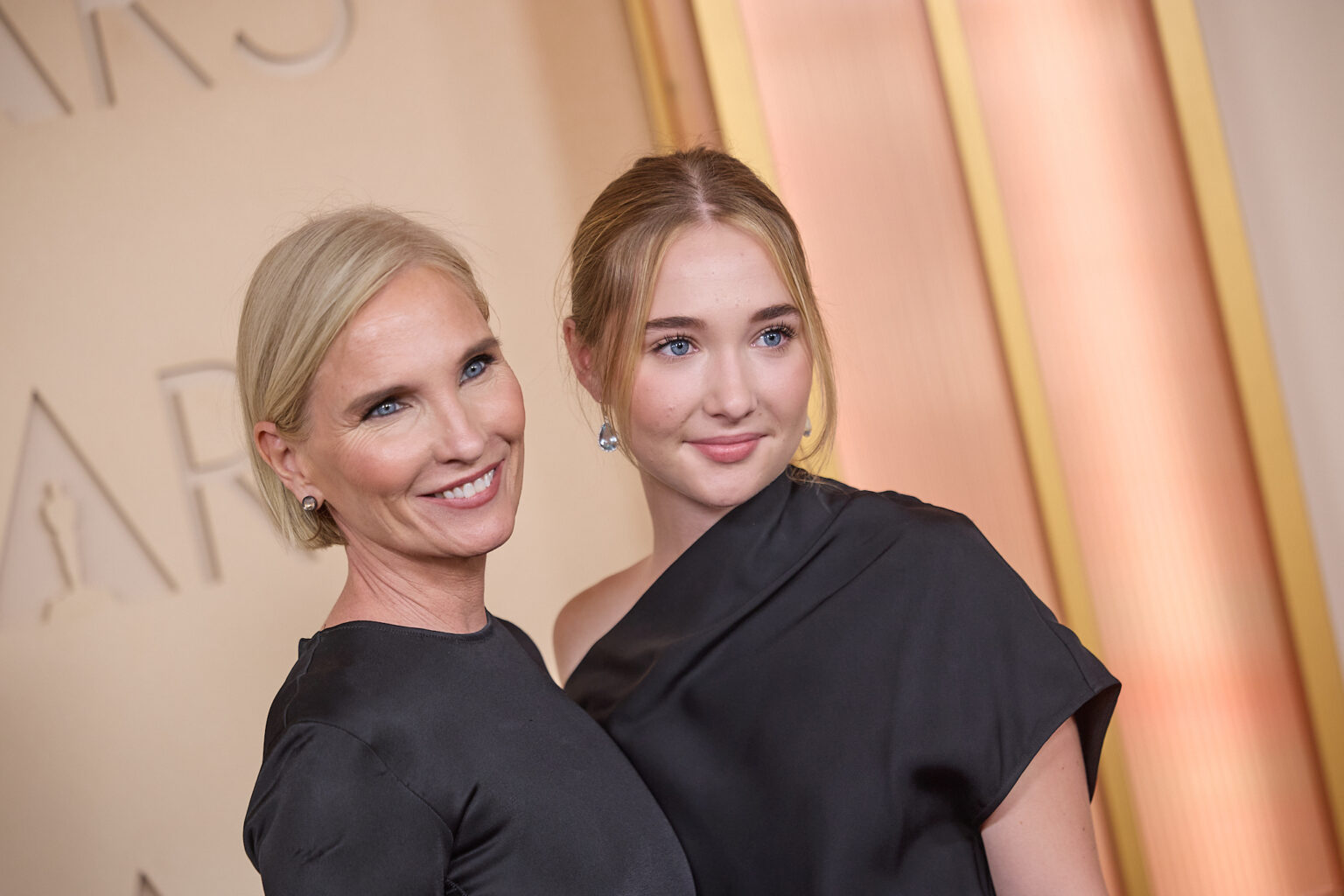Jennifer Fox and guest arrive on the red carpet of the 98th Oscars® at the Dolby® Theatre at Ovation Hollywood on Sunday, March 15, 2026.