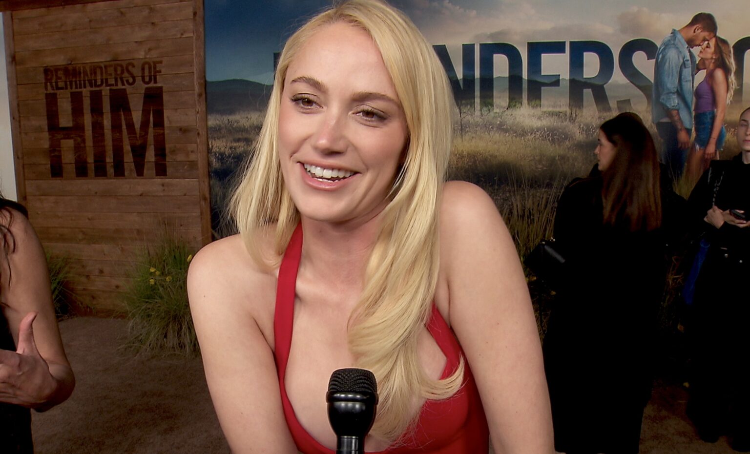 Maika Monroe Interview | Reminders of Him Movie Premiere Red Carpet