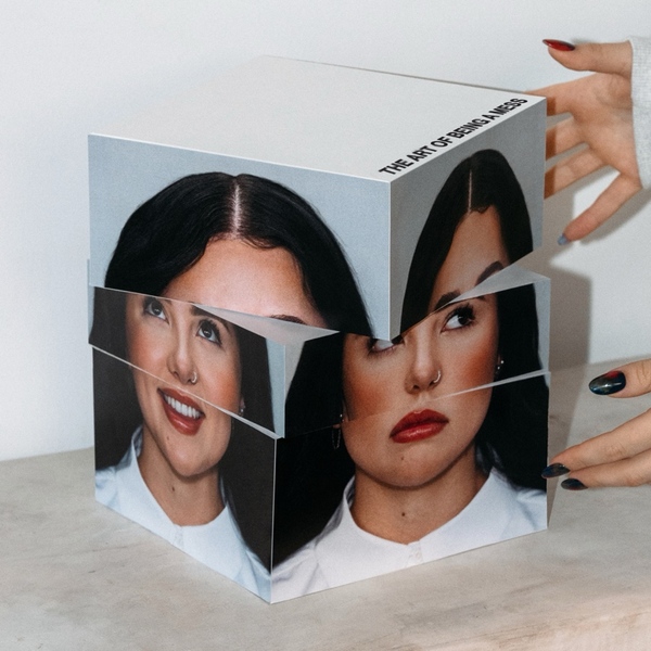 Lauren Spencer Smith's sophomore album, 'THE ART OF BEING A MESS,' out now,  "Looking Up" debuts today