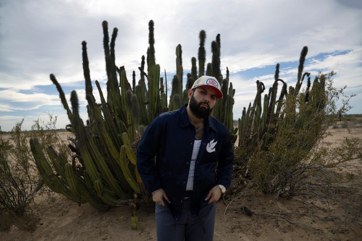Carín León (photo credit: Mike Miller)